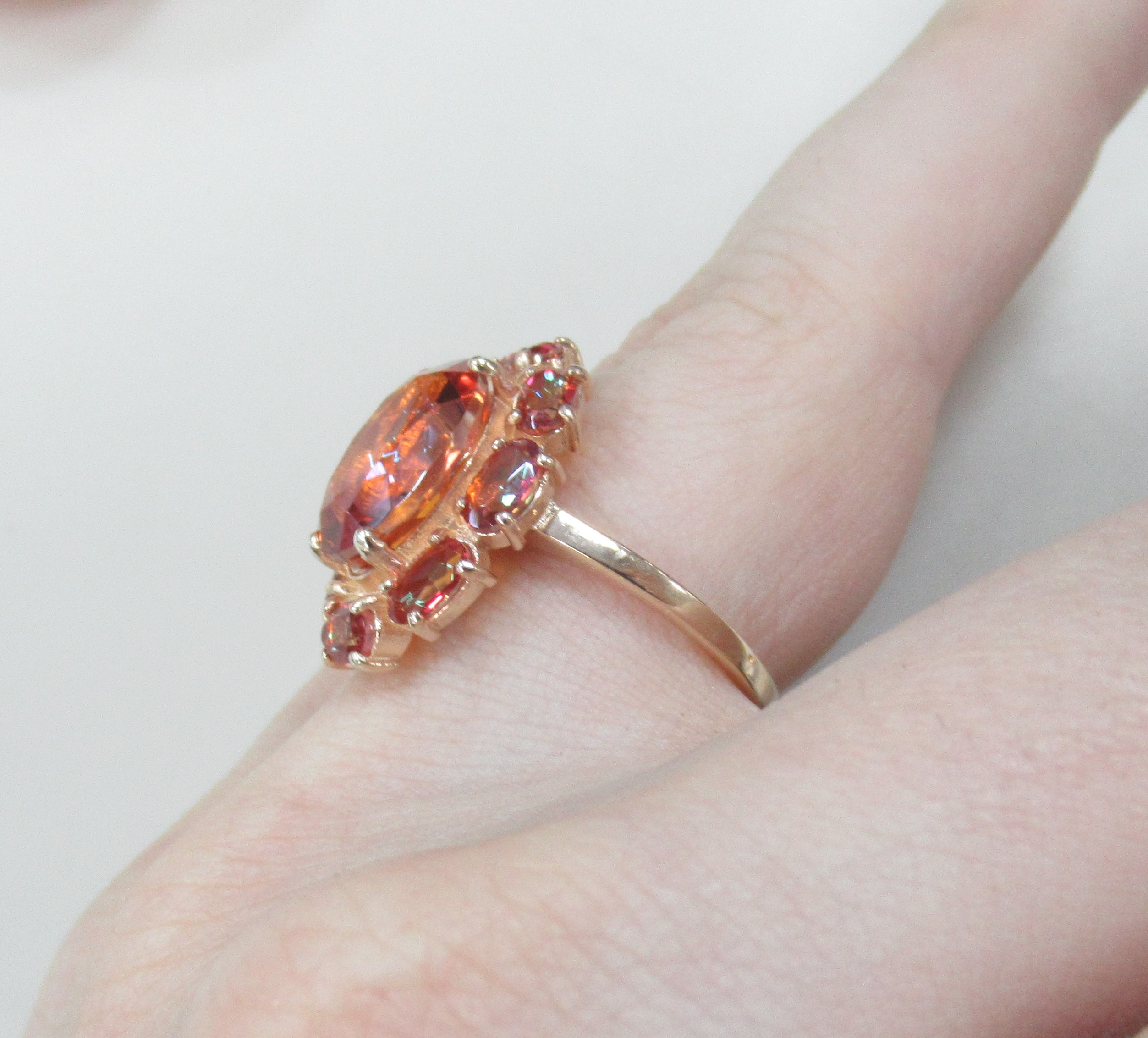 Серебряное кольцо с оранжевым горным хрусталем